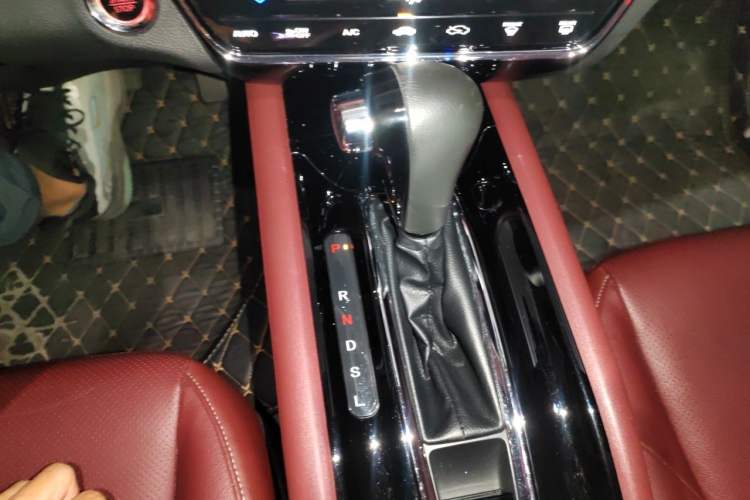Used Honda Vezel 2019 220 TURBO CVT Flagship Version China VI Emission Standard Gear Lever