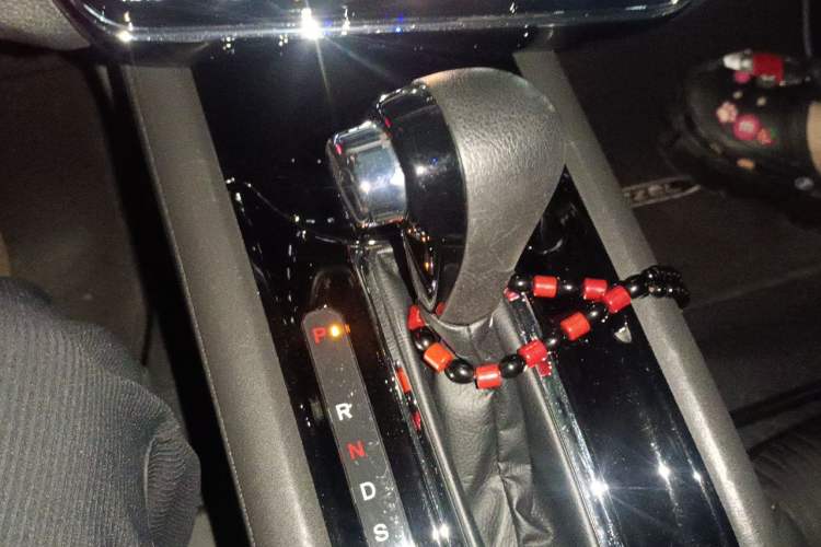 Used Honda Vezel 2019 220 TURBO CVT Luxury Edition China VI Gear Lever