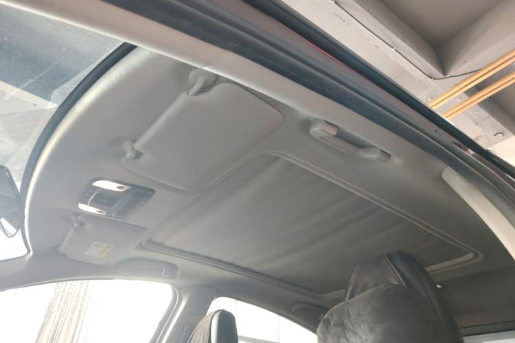Used Honda Vezel 2019 220 TURBO CVT Luxury Edition China VI Headliner