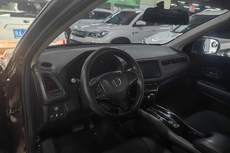 Used Honda Vezel 2019 220 TURBO CVT Elite Edition China VI Interior 2