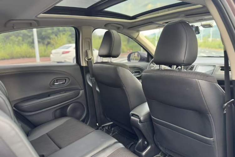 Used Honda Vezel 2019 220 TURBO CVT Luxury Edition China VI Interior 3