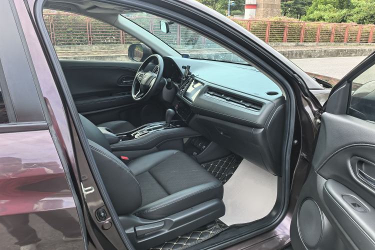 Used Honda Vezel 2019 220 TURBO CVT Luxury Edition China VI Interior 9