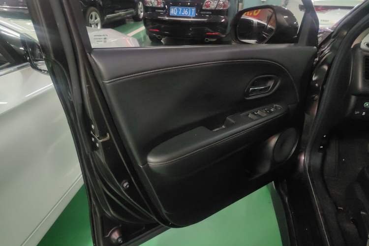 Used Honda Vezel 2019 220 TURBO CVT Luxury Edition China VI Left Front Door Interior