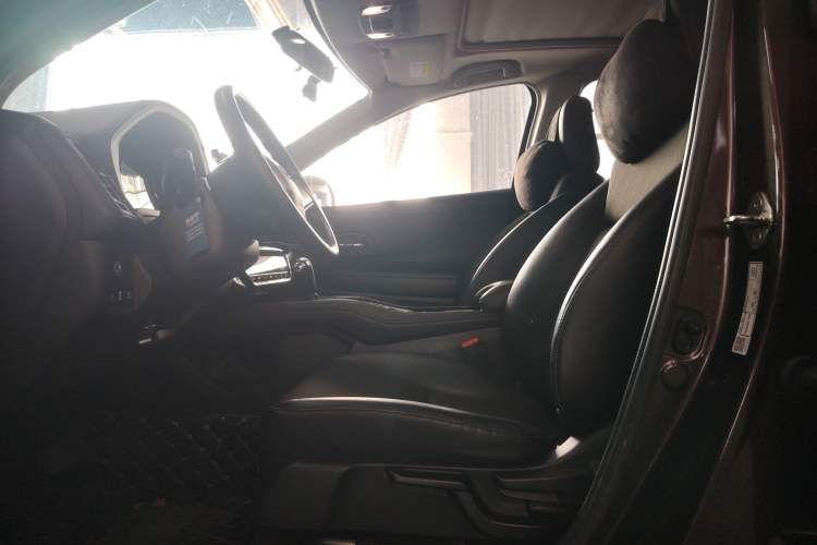Used Honda Vezel 2019 220 TURBO CVT Luxury Edition China VI Left Front Seat