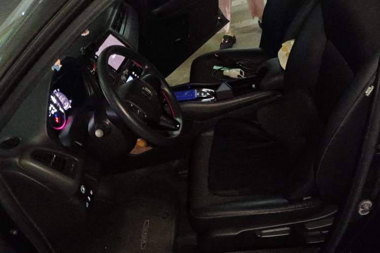 Used Honda Vezel 2019 220 TURBO CVT Luxury Edition China VI Left Front Seat