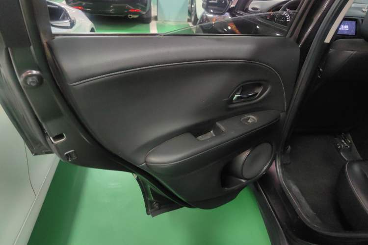 Used Honda Vezel 2019 220 TURBO CVT Luxury Edition China VI Left Rear Door Interior