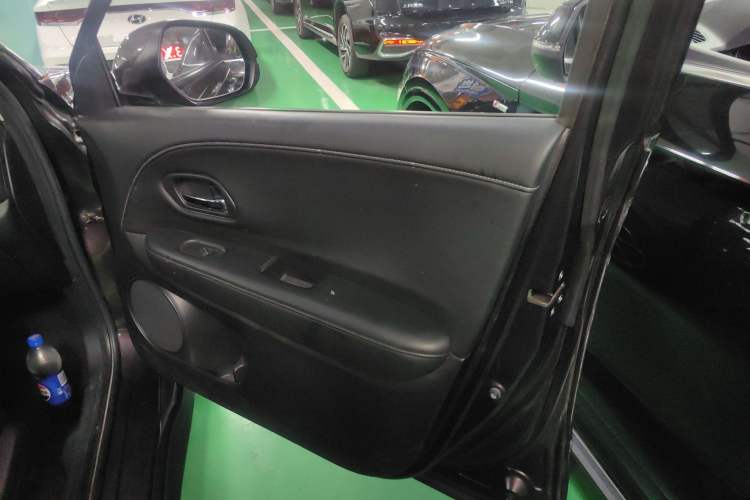 Used Honda Vezel 2019 220 TURBO CVT Luxury Edition China VI Right Front Door Interior