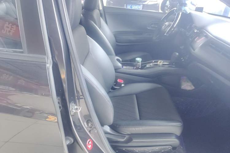 Used Honda Vezel 2019 1.5L CVT Luxury Model China VI Right Front Seat