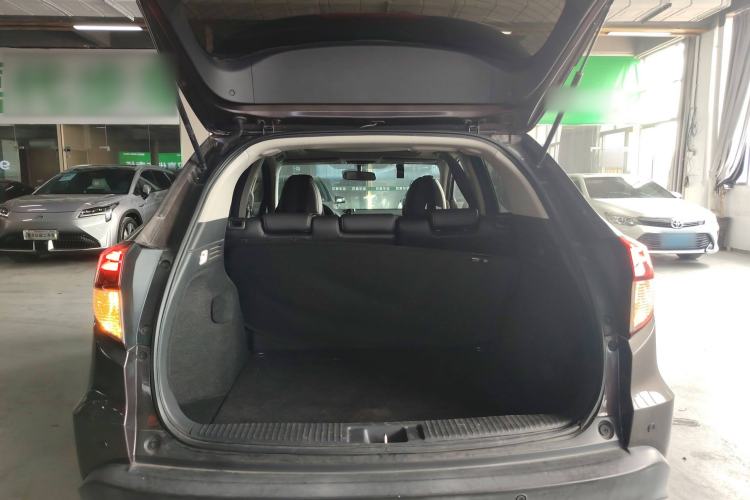 Used Honda Vezel 2019 220 TURBO CVT Luxury Edition China VI Trunk