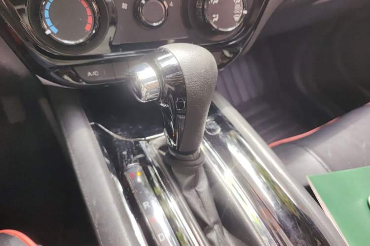 Used Honda Vezel 2019 1.5L CVT Pioneer Edition China V Gear Lever