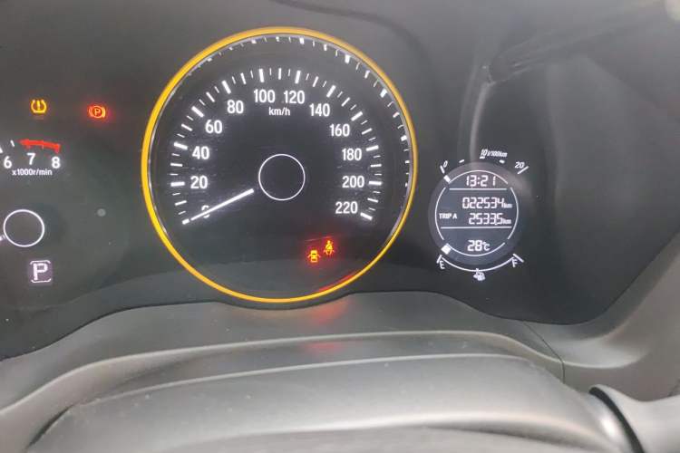 Used Honda Vezel 2019 1.5L CVT Pioneer Edition China V Odometer Close Up