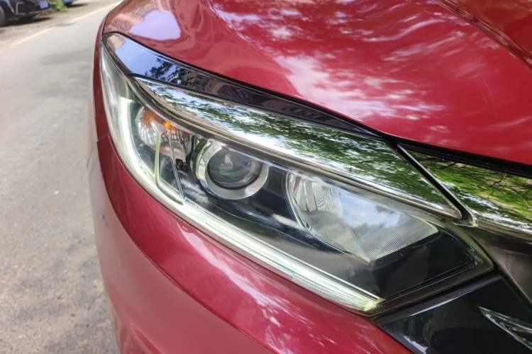 Used Honda Vezel 2019 1.5L CVT Pioneer Edition China V Right Front Headlight