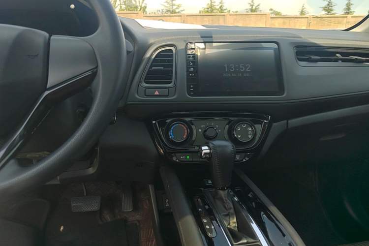Used Honda Vezel 2019 1.5L CVT Luxury Model China V Audio And AC Panel