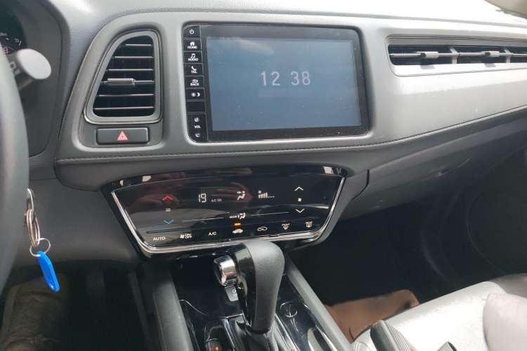 Used Honda Vezel 2019 220 TURBO CVT Elite Edition China VI Audio And AC Panel