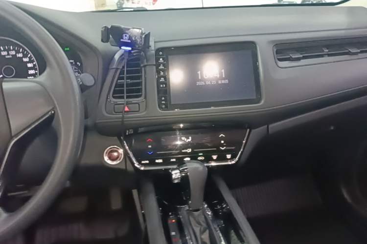Used Honda Vezel 2019 220 TURBO CVT Luxury Edition China VI Audio And AC Panel