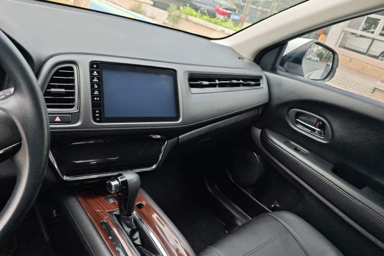 Used Honda Vezel 2019 220 TURBO CVT Elite Edition China VI Audio And AC Panel