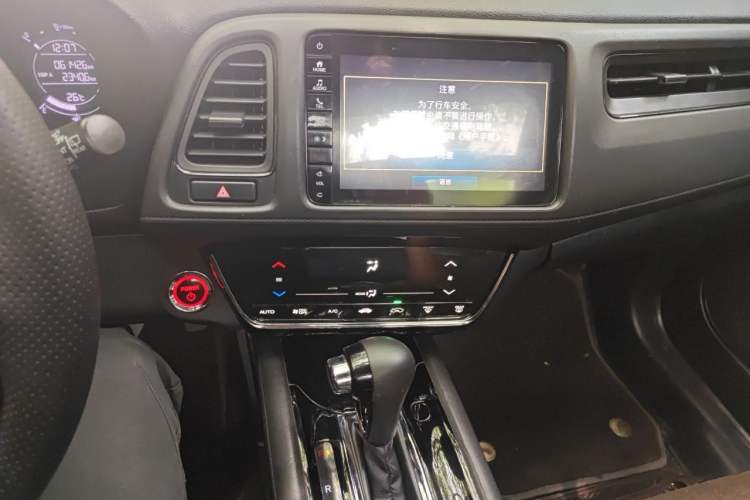 Used Honda Vezel 2019 220 TURBO CVT Luxury Edition China VI Audio And AC Panel