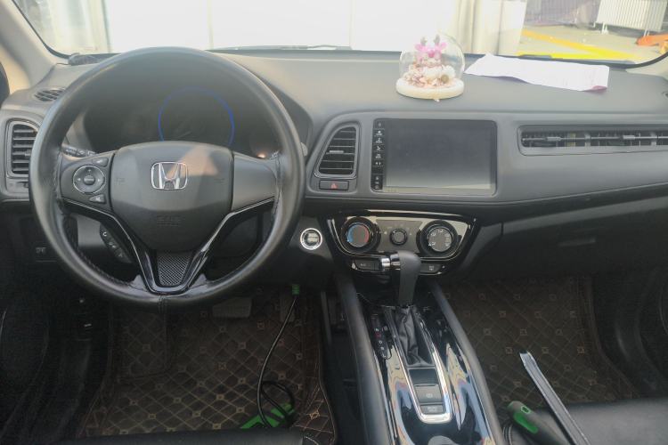 Used Honda Vezel 2019 1.5L CVT Luxury Model China VI Center Console