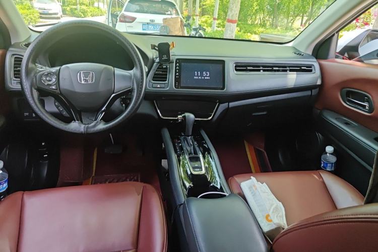 Used Honda Vezel 2019 220 TURBO CVT Elite Edition China VI Center Console