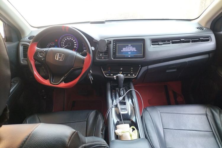 Used Honda Vezel 2019 220 TURBO CVT Elite Edition China VI Center Console