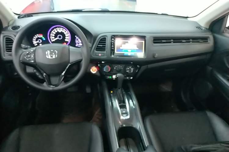 Used Honda Vezel 2019 1.5L CVT Luxury Model China VI Center Console