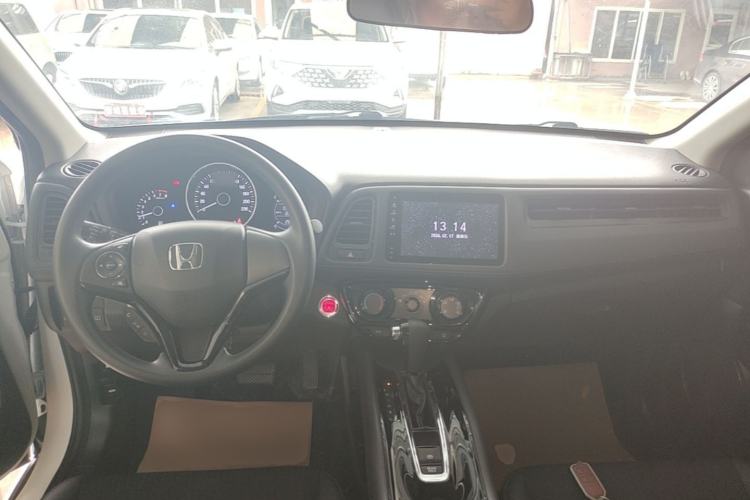 Used Honda Vezel 2019 1.5L CVT Luxury Model China VI Center Console