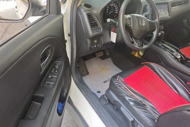 Used Honda Vezel 2019 1.5L CVT Luxury Model China VI Driver Seat