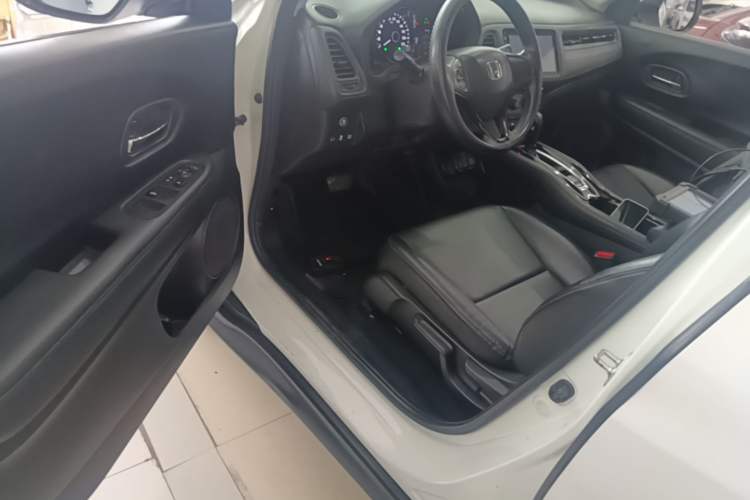 Used Honda Vezel 2019 1.5L CVT Pioneer Edition China V Driver Seat