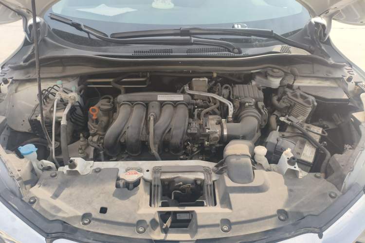 Used Honda Vezel 2019 1.5L CVT Luxury Model China VI Engine Bay