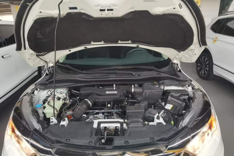 Used Honda Vezel 2019 220 TURBO CVT Elite Edition China VI Engine Bay