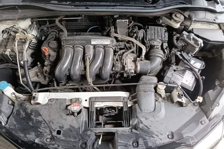 Used Honda Vezel 2019 1.5L CVT Luxury Model China VI Engine Bay