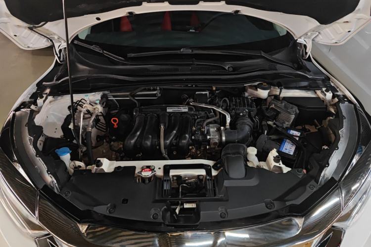 Used Honda Vezel 2019 1.5L CVT Luxury Model China VI Engine Bay