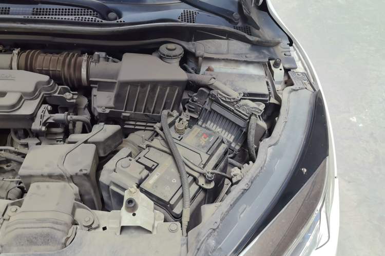Used Honda Vezel 2019 220 TURBO CVT Elite Edition China VI Engine Bay Left