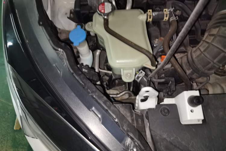 Used Honda Vezel 2019 220 TURBO CVT Elite Edition China VI Engine Bay Right