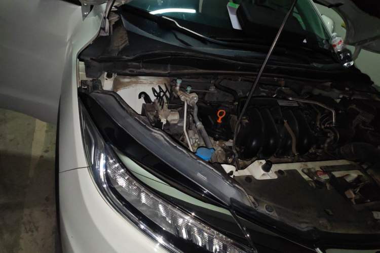 Used Honda Vezel 2019 1.5L CVT Luxury Model China VI Engine Bay Right