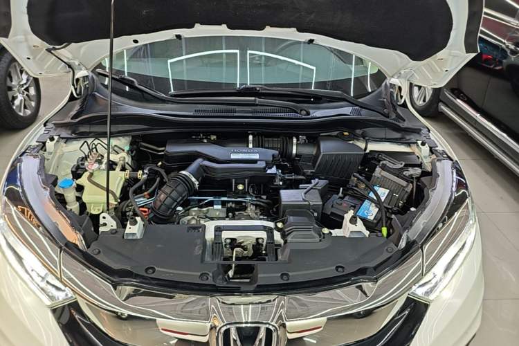 Used Honda Vezel 2019 220 TURBO CVT Elite Version China V Emission Standard Engine Bay