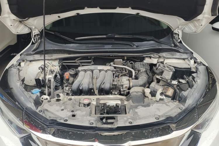 Used Honda Vezel 2019 1.5L CVT Luxury Model China VI Engine Bay