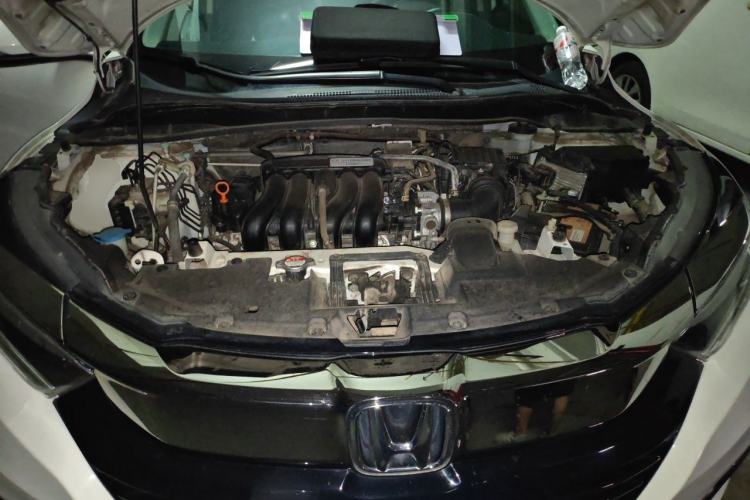 Used Honda Vezel 2019 1.5L CVT Luxury Model China VI Engine Bay
