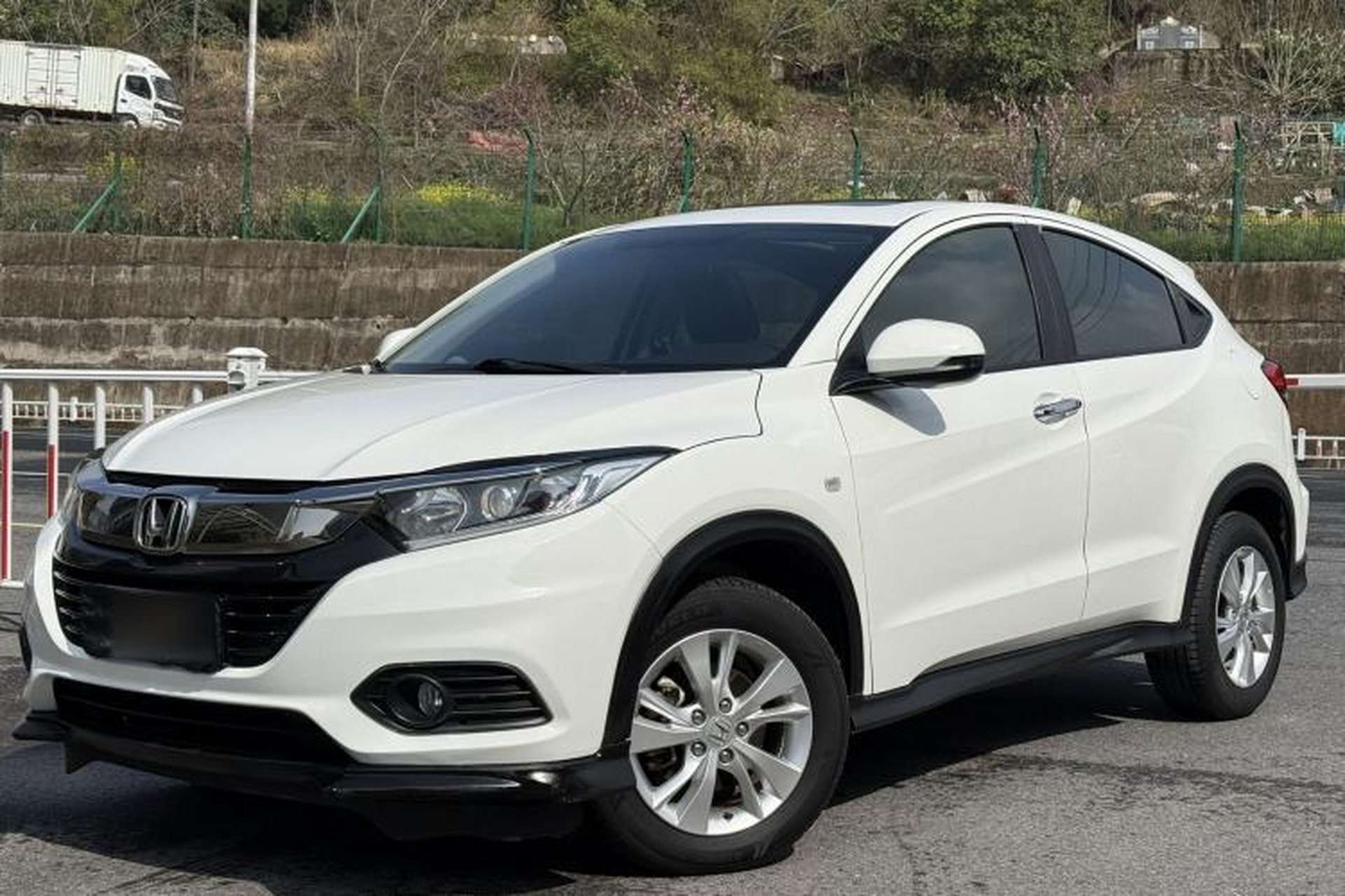 Used Honda Vezel 2019 1.5L CVT Pioneer Edition China V Front Left 45 Deg