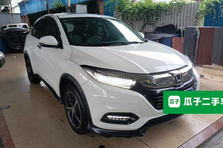 Used Honda Vezel 2019 1.5L CVT Luxury Model China VI Front Right 45 Deg
