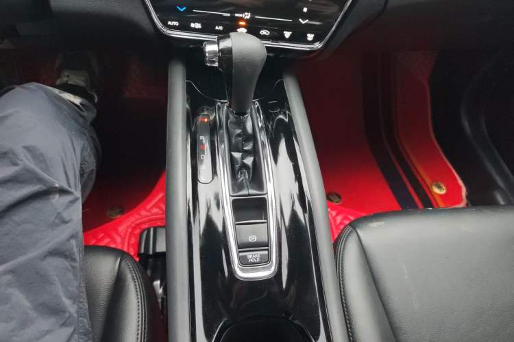 Used Honda Vezel 2019 220 TURBO CVT Elite Edition China VI Gear Lever