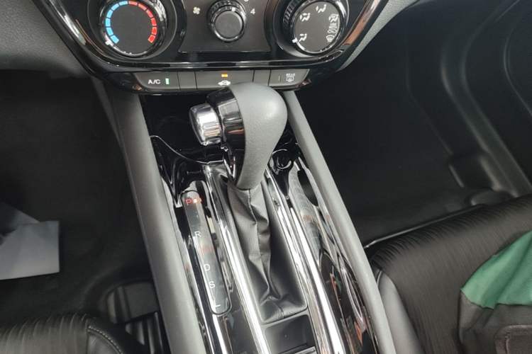 Used Honda Vezel 2019 1.5L CVT Pioneer Edition China V Gear Lever