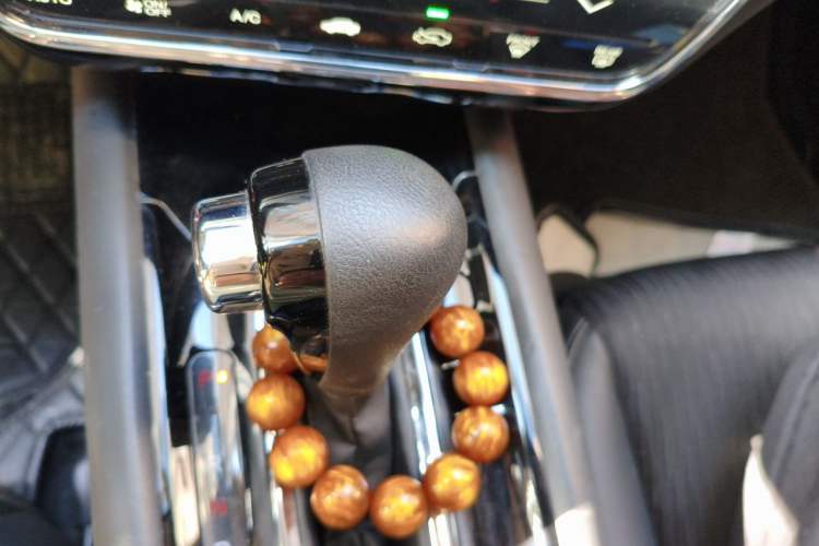 Used Honda Vezel 2019 220 TURBO CVT Luxury Edition China VI Gear Lever