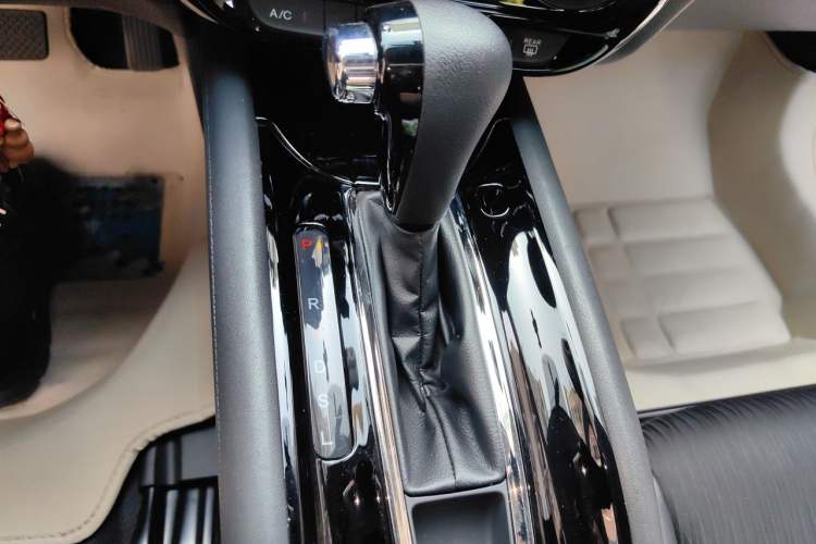 Used Honda Vezel 2019 1.5L CVT Pioneer Edition China VI Gear Lever
