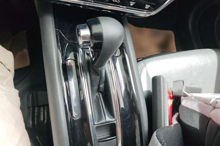 Used Honda Vezel 2019 220 TURBO CVT Elite Edition China VI Gear Lever