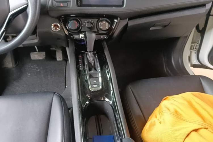 Used Honda Vezel 2019 1.5L CVT Luxury Model China VI Gear Lever