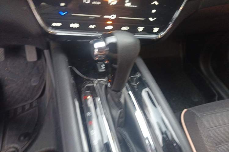 Used Honda Vezel 2019 220 TURBO CVT Elite Version China V Emission Standard Gear Lever
