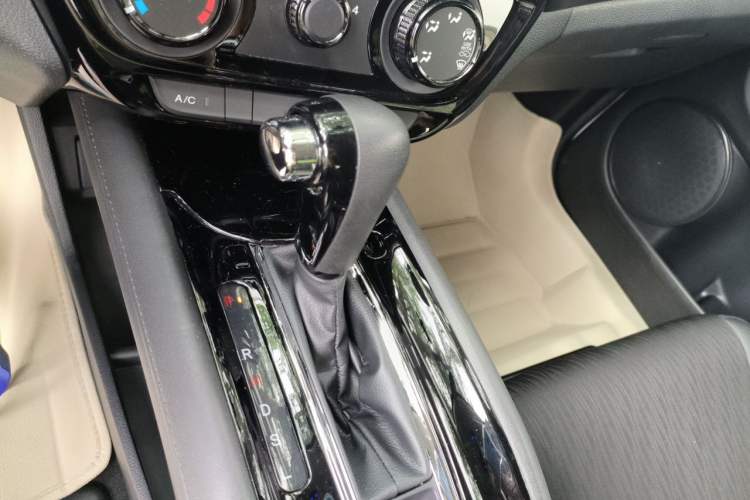 Used Honda Vezel 2019 1.5L CVT Pioneer Edition China VI Gear Lever