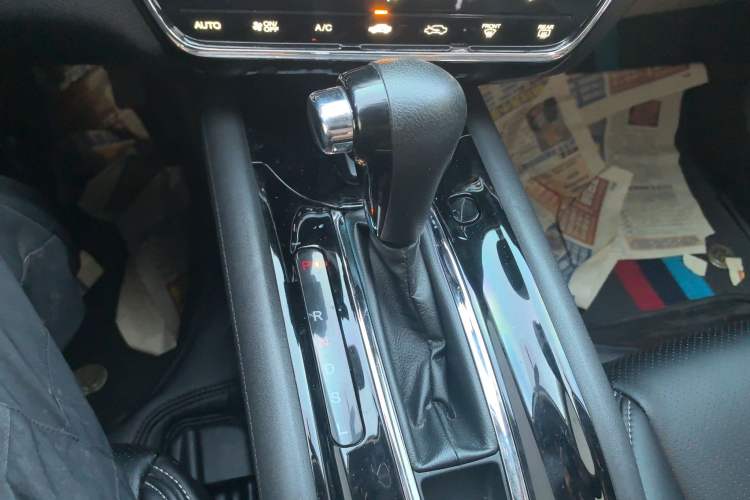 Used Honda Vezel 2019 220 TURBO CVT Elite Edition China VI Gear Lever