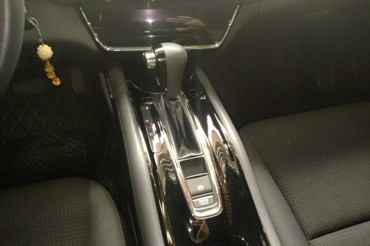 Used Honda Vezel 2019 220 TURBO CVT Elite Edition China VI Gear Lever